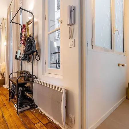شقة Chic Parisian Haven: Designer In The Heart Of