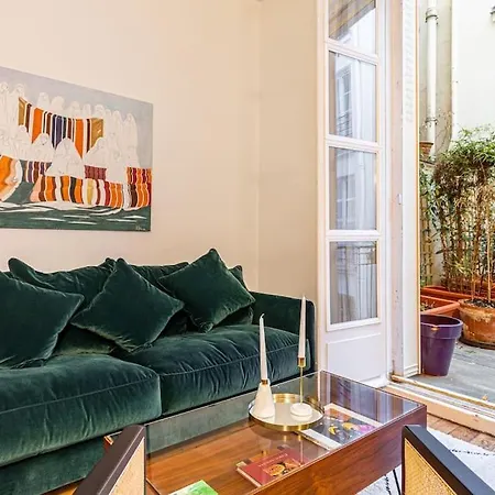 شقة Chic Parisian Haven: Designer In The Heart Of باريس
