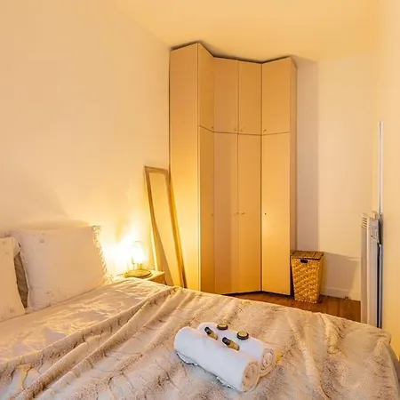 شقة Chic Parisian Haven: Designer In The Heart Of باريس